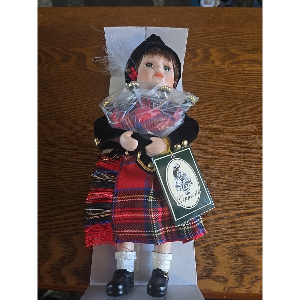 Vtg. Geppedo Scottish Boy Porcelain Doll GavinKilt Bagpipe Red tartan 09B230,OB.